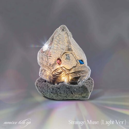 [Smart Album] NMIXX 6th Mini Album - Strange Muse (Light Ver.)